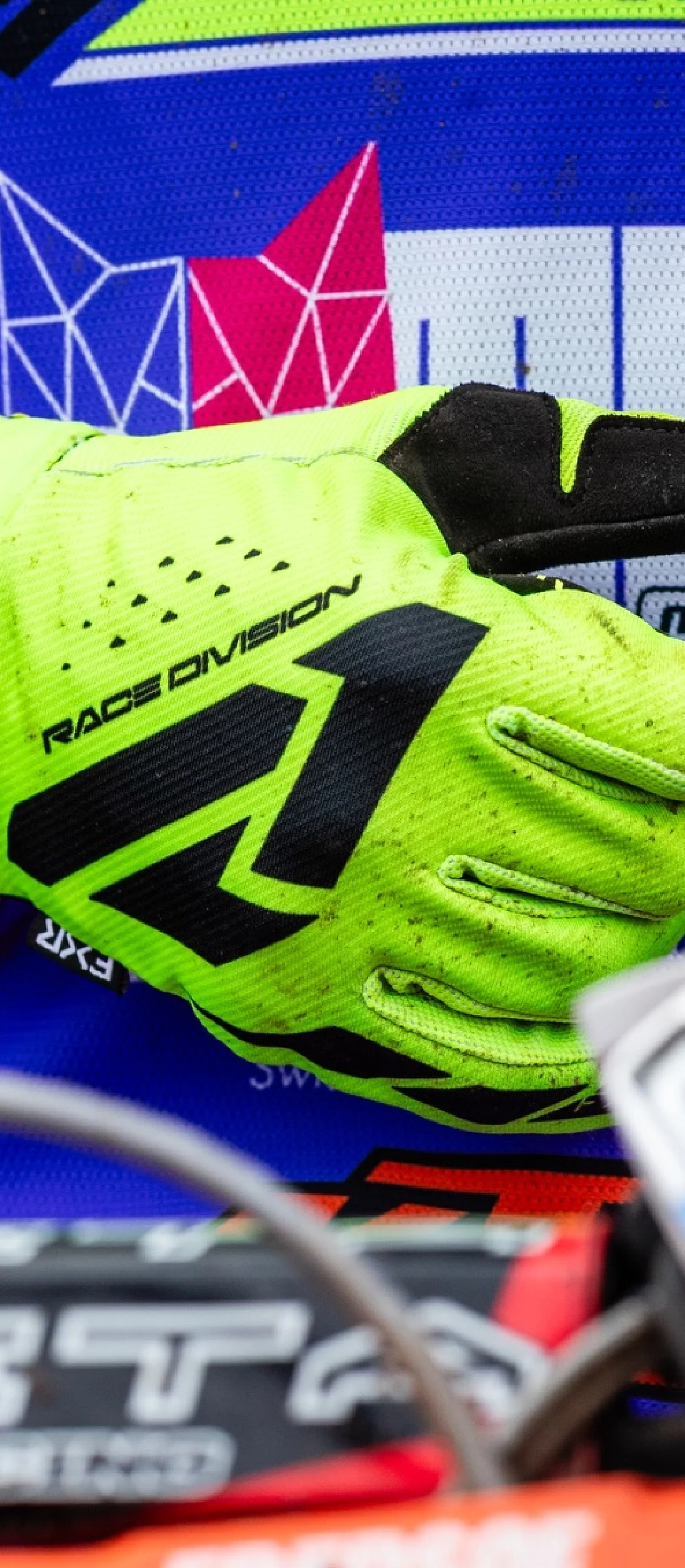 GUANTES